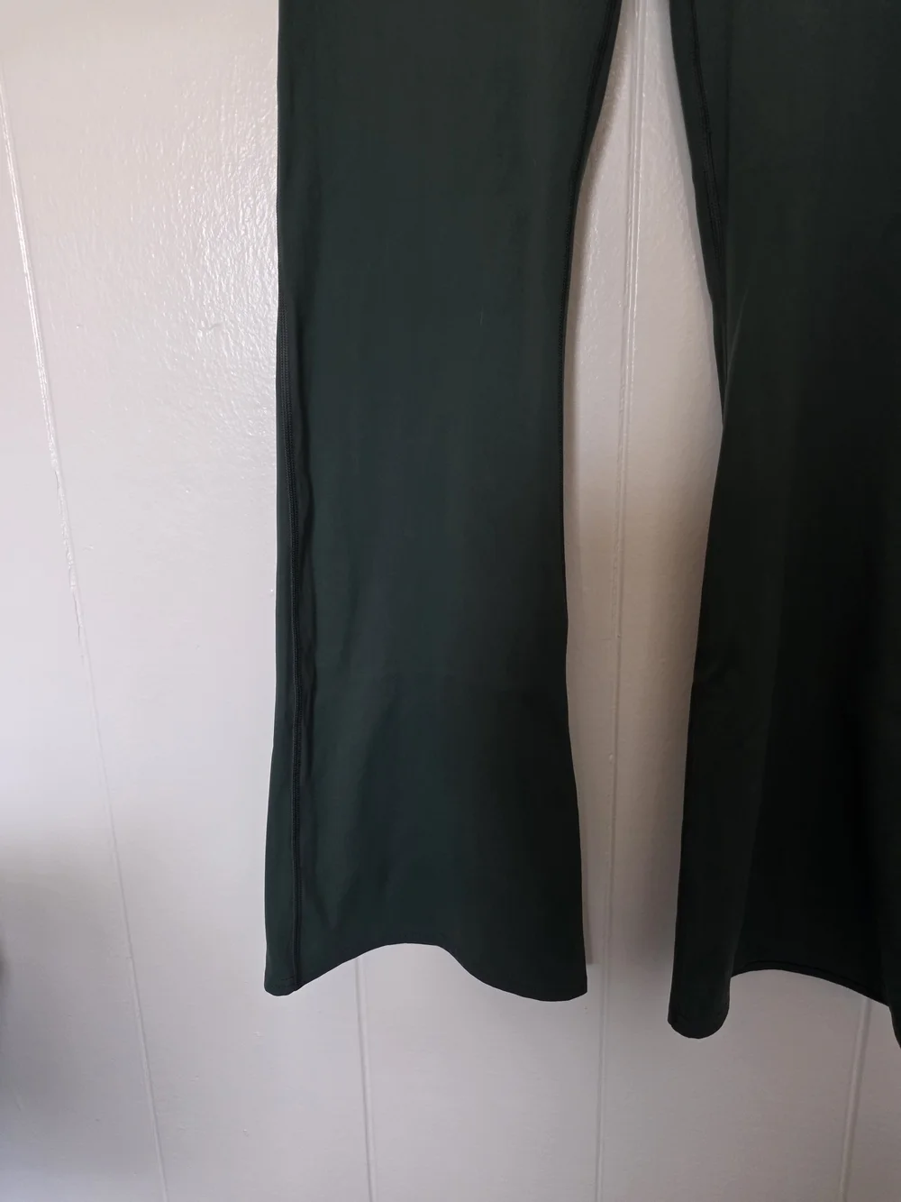 ALO Softsculpt Foldover Flare Legging Short EUC Size M